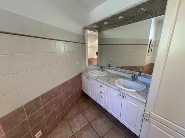 Rarissime ! Limoux maison 4 chambres sur parcelle d'environ 4000 m² avec piscine et pol hosse