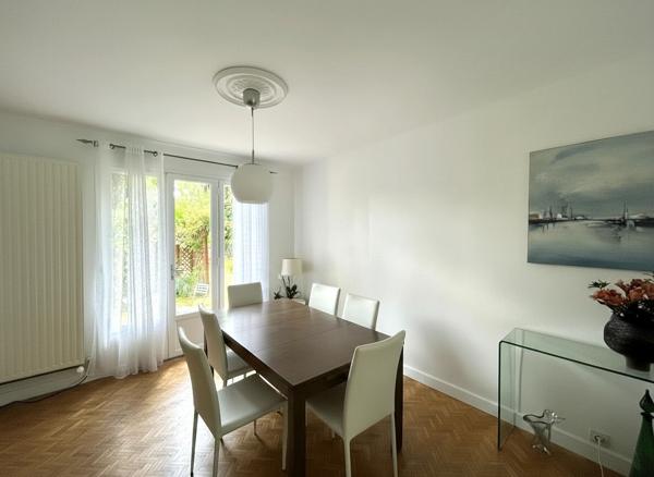 Maison Saint Herblain 5 pièces 103 m2 / 4 chambres avec vie de plain-pied.