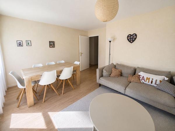 Idéal premier achat ou investissement locatif, Couëron Bourg, boulevard de l'Europe, agréable T3 avec balcon et parking