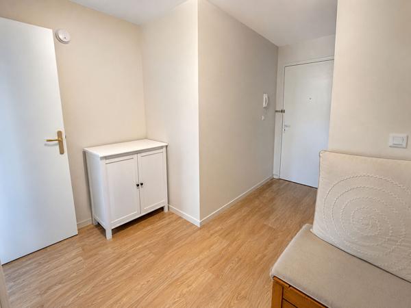 Idéal premier achat ou investissement locatif, Couëron Bourg, boulevard de l'Europe, agréable T3 avec balcon et parking