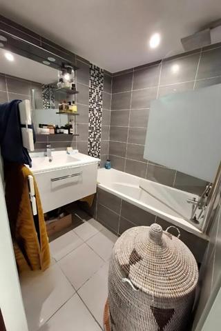 Superbe 3 pièces 48m2 cadre bucolique des Buttes Chaumont Paris