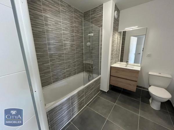 Appartement à louer 2 pièces 42.07m² Rousset (13790)