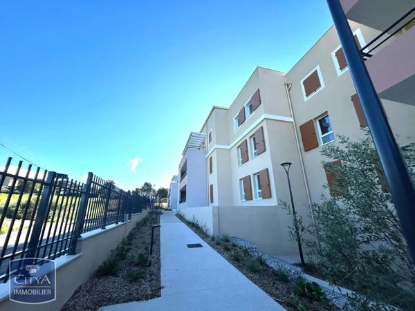Appartement à louer 2 pièces 42.07m² Rousset (13790)