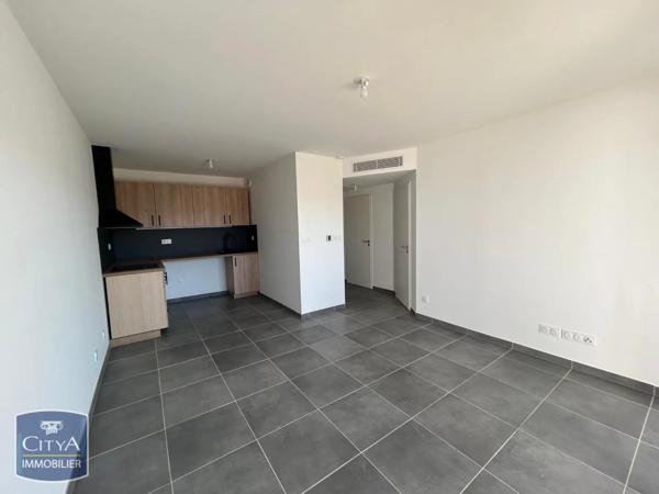 Appartement à louer 2 pièces 42.07m² Rousset (13790)