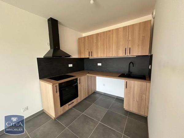 Appartement à louer 2 pièces 42.07m² Rousset (13790)