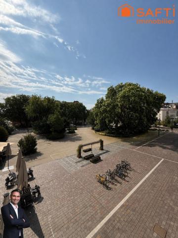 Superbe appartement de 2 pièces avec vue sur la Place d'Austerlitz disposant d'un balcon et d'une cave !