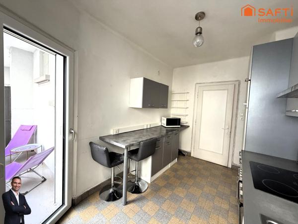Superbe appartement de 2 pièces avec vue sur la Place d'Austerlitz disposant d'un balcon et d'une cave !