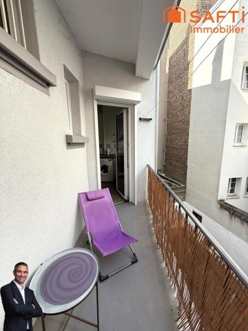 Superbe appartement de 2 pièces avec vue sur la Place d'Austerlitz disposant d'un balcon et d'une cave !