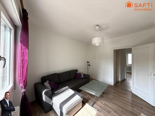 Superbe appartement de 2 pièces avec vue sur la Place d'Austerlitz disposant d'un balcon et d'une cave !