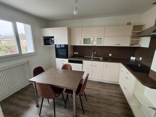 Morancé (69480) Maison individuelle 3 chambres, terrain, au coeur du village de Morancé