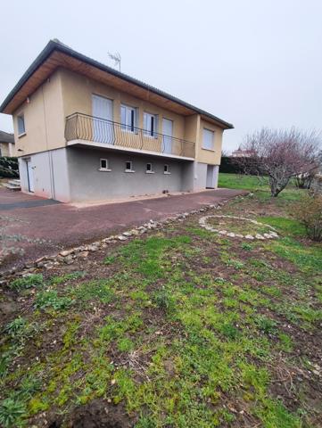 Morancé (69480) Maison individuelle 3 chambres, terrain, au coeur du village de Morancé