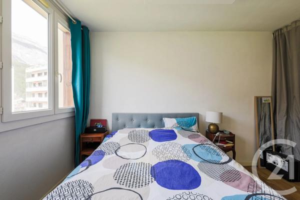 Appartement T4 à vendre  3 pièces - 69,13 m 2   MEYLAN  - 38