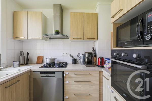 Appartement T4 à vendre  3 pièces - 69,13 m 2   MEYLAN  - 38