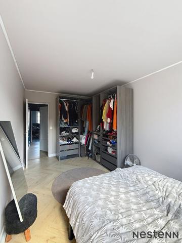 Appartement 2 chambres, lumineux, rénové avec goût - garage compris