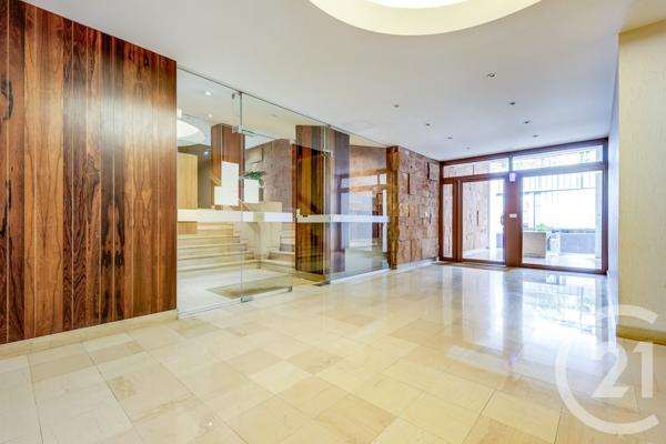 Appartement F5 à vendre  5 pièces - 119,20 m2 PARIS - 75015