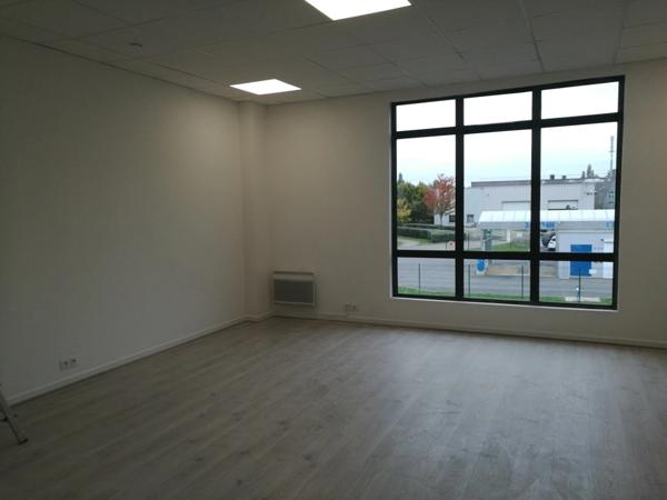 A louer BAILLY ROMAINVILLIERS (77) Bureau de 33 m2