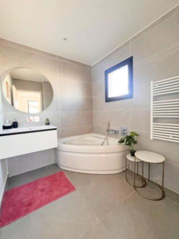 PERPIGNAN / TOULOUGES Maison Contemporaine 4 pièces 113 m² avec GARAGE et PISCINE