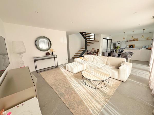 PERPIGNAN / TOULOUGES Maison Contemporaine 4 pièces 113 m² avec GARAGE et PISCINE