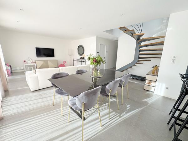 PERPIGNAN / TOULOUGES Maison Contemporaine 4 pièces 113 m² avec GARAGE et PISCINE