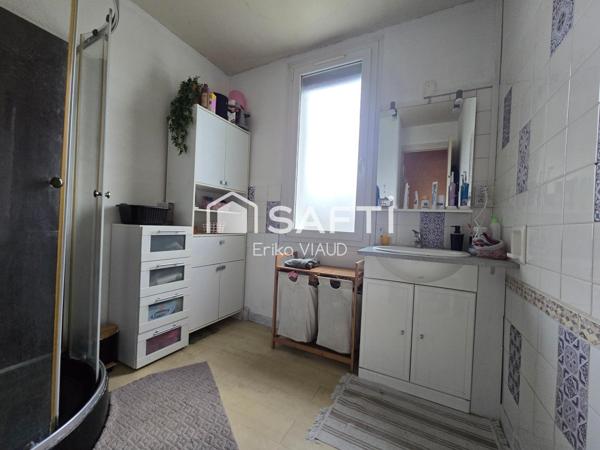 Maison sur sous-sol deux chambres et un bureau