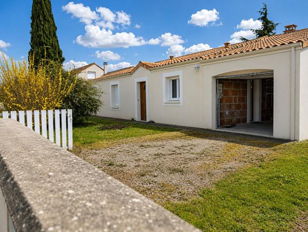 PLAIN PIED - 4 CHAMBRES A CROUTELLE