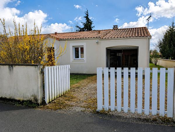 PLAIN PIED - 4 CHAMBRES A CROUTELLE