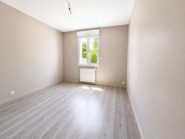 PLAIN PIED - 4 CHAMBRES A CROUTELLE