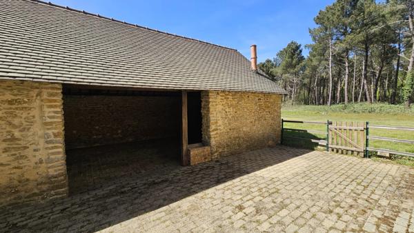 PROPRIÉTÉ DE CHARME EN PLEINE NATURE Proche ECOMMOY (72)
