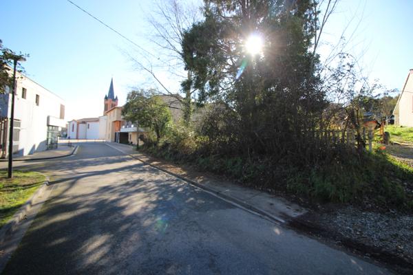 Montbartier (82700) EXCLUSIVITÉ. IDEAL INVESTISSEUR. TERRAIN CONSTRUCTIBLE AU COEUR DE MONTBARTIER (82700).