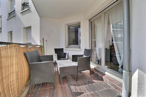 Appartement 3 Pièces Idéalement Situé, Proche Transports !