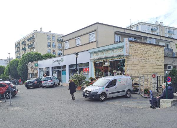 Fonds De Commerce
        
        - 95 m² Exclusivité 100 000 € *