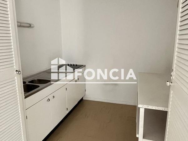 Location Appartement 2 pièces 47.5 m² - 49 A 59 RUE BONTE POLLET Lille 59000