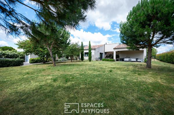 Villa contemporaine, lumière, nature et art de vivre