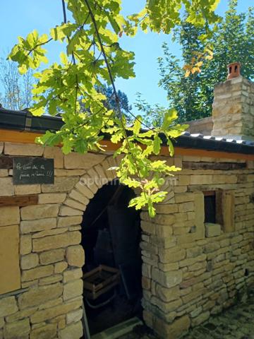 Spacieuse maison familiale à vendre, 4 chambres, grand garage et magnifique jardin