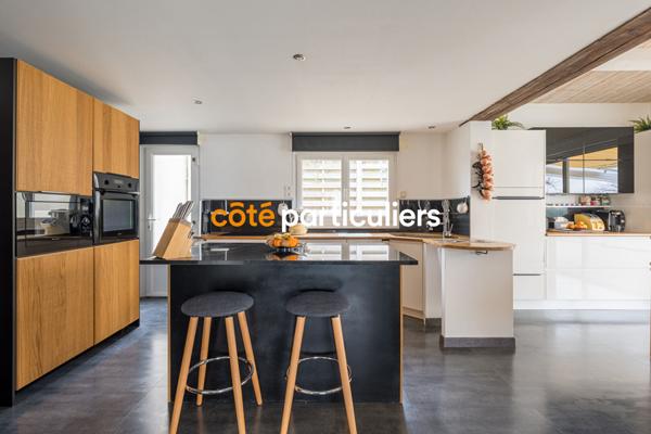 Vente Maison220 m² - 9 Pièces - TALMONT SAINT HILAIRE (85440)