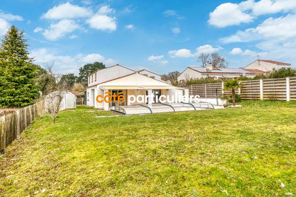 Vente Maison220 m² - 9 Pièces - TALMONT SAINT HILAIRE (85440)