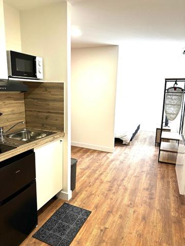 A LOUER TRES BEL APPARTEMENT  MEUBLE EN PLEIN CENTRE VILLE DE ST QUENTIN  02100