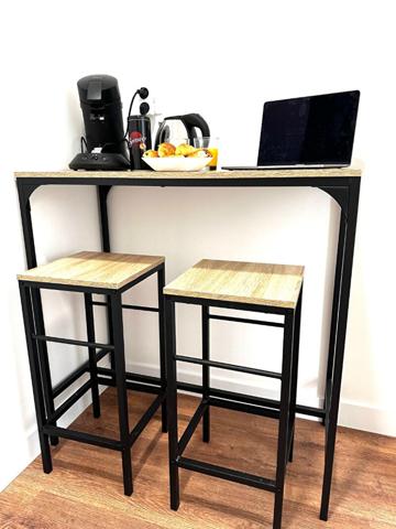 A LOUER TRES BEL APPARTEMENT  MEUBLE EN PLEIN CENTRE VILLE DE ST QUENTIN  02100