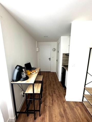 A LOUER TRES BEL APPARTEMENT  MEUBLE EN PLEIN CENTRE VILLE DE ST QUENTIN  02100