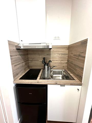 A LOUER TRES BEL APPARTEMENT  MEUBLE EN PLEIN CENTRE VILLE DE ST QUENTIN  02100