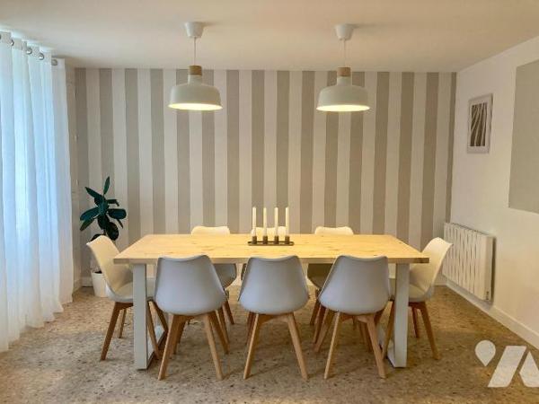 Maison à Vendre à Dinard (35800) en Ille-et-Vilaine (35)

Cette maison se situe à Dinard. D'u...