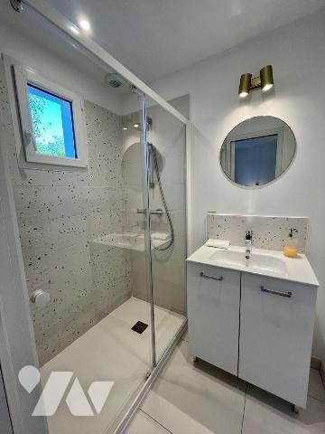 Maison à vendre à Dinard (35800) en Ille-et-Vilaine (35)

Cette maison dispose d'une surface ...