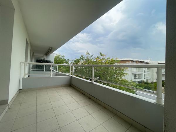 A vendre à Vannes Appartement une chambre, une place de parking, une cave, ascenseur