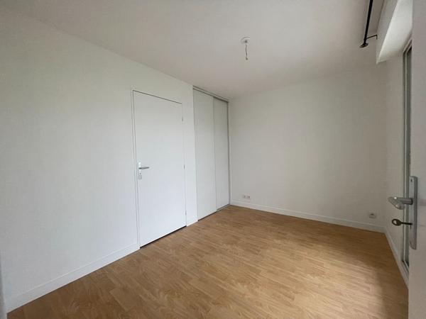 A vendre à Vannes Appartement une chambre, une place de parking, une cave, ascenseur