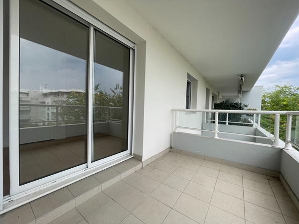 A vendre à Vannes Appartement une chambre, une place de parking, une cave, ascenseur