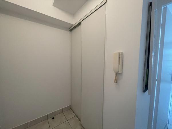 A vendre à Vannes Appartement une chambre, une place de parking, une cave, ascenseur