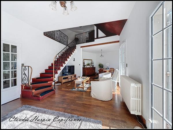 Maison à vendre 8 pièces  (79) CHATILLON-SUR-THOUET - 219 m² hab 4 à 6 ch - terrain environ 2500 m²