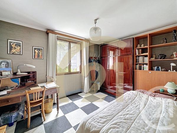 Maison à vendre  14 pièces - 274,17 m2 VILLEJUIF - 94