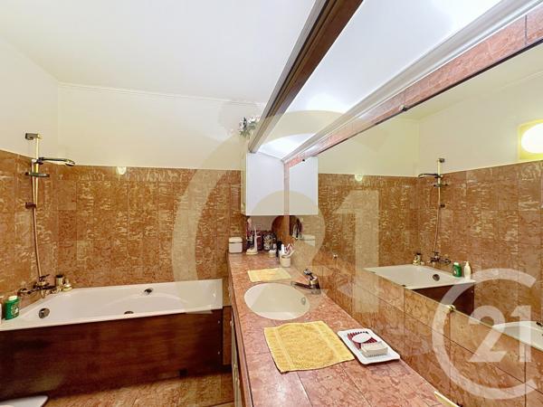 Maison à vendre  14 pièces - 274,17 m2 VILLEJUIF - 94