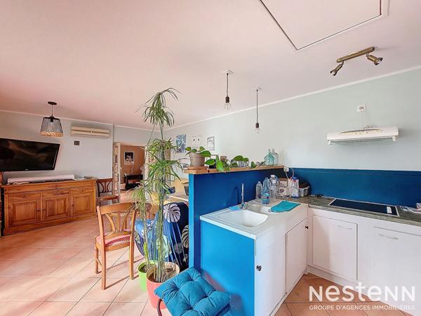 À vendre maison en pierre rénovée de 165 m² avec dépendances et parc paysagé de 4 100 m²